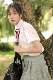 女式开襟睡衣裙子做双人运动